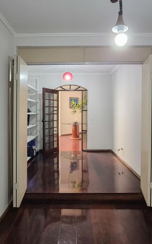 Casa à venda com 450m², 4 quartos e 2 vagasQuarto 1
