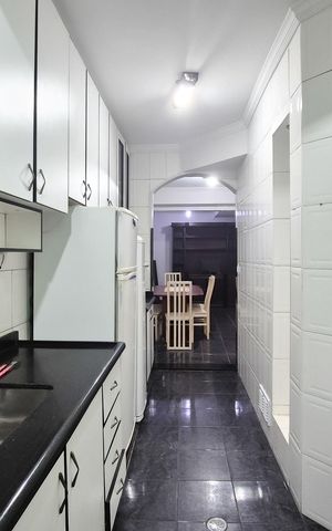 Casa à venda com 450m², 4 quartos e 2 vagasCozinha - Armários