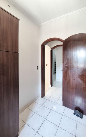 Casa à venda com 450m², 4 quartos e 2 vagasEscritório