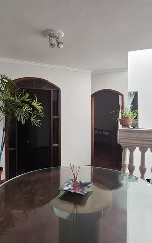 Casa à venda com 450m², 4 quartos e 2 vagasCorredor