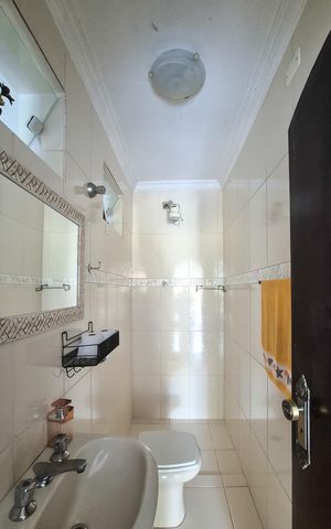 Casa à venda com 450m², 4 quartos e 2 vagasBanheiro de serviço