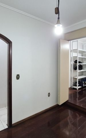 Casa à venda com 450m², 4 quartos e 2 vagasQuarto 1