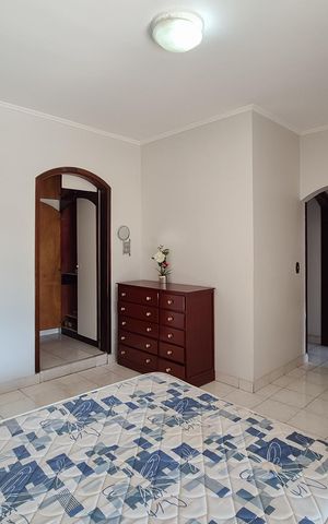 Casa à venda com 450m², 4 quartos e 2 vagasSuíte 2