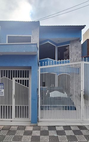 Casa à venda com 450m², 4 quartos e 2 vagasFachada Placa 