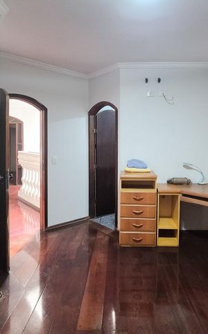 Casa à venda com 450m², 4 quartos e 2 vagasSuíte 1