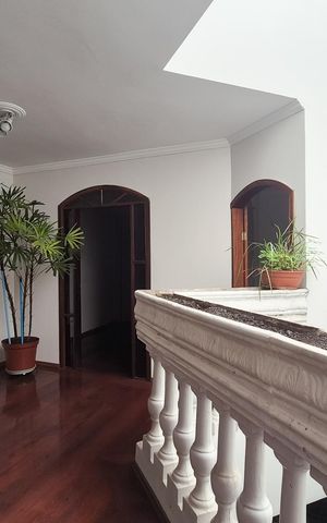Casa à venda com 450m², 4 quartos e 2 vagasCorredor