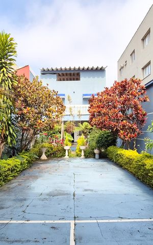 Casa à venda com 450m², 4 quartos e 2 vagasQuintal