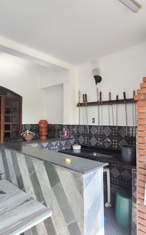 Casa à venda com 450m², 4 quartos e 2 vagasQuintal - churrasqueira