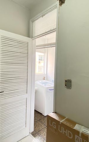 Apartamento à venda com 79m², 2 quartos e 2 vagas Apartamento à venda com 79m², 2 quartos e 2 vagasQuarto de Serviço