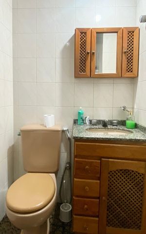 Apartamento à venda com 79m², 2 quartos e 2 vagas Apartamento à venda com 79m², 2 quartos e 2 vagasBanheiro social