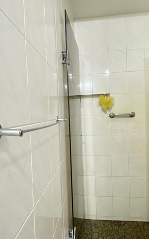 Apartamento à venda com 79m², 2 quartos e 2 vagas Apartamento à venda com 79m², 2 quartos e 2 vagasBanheiro social