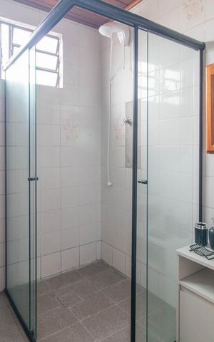 Casa à venda com 170m², 3 quartos e 4 vagasBanheiro - Casa 2