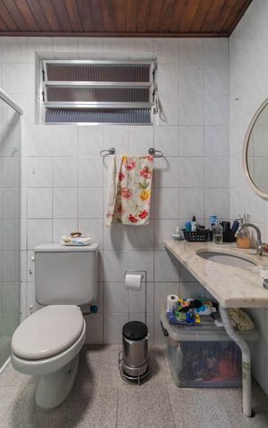 Casa à venda com 170m², 3 quartos e 4 vagasBanheiro Social