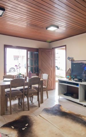 Casa à venda com 170m², 3 quartos e 4 vagasSala