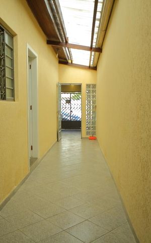 Casa para alugar com 110m², 2 quartos e 2 vagasCorredor Lateral 
