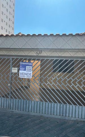 Casa para alugar com 110m², 2 quartos e 2 vagas Casa para alugar com 110m², 2 quartos e 2 vagasFachada