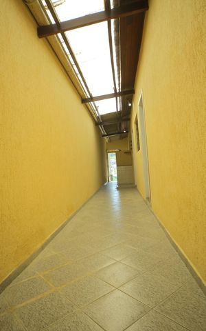 Casa para alugar com 110m², 2 quartos e 2 vagasCorredor Lateral 