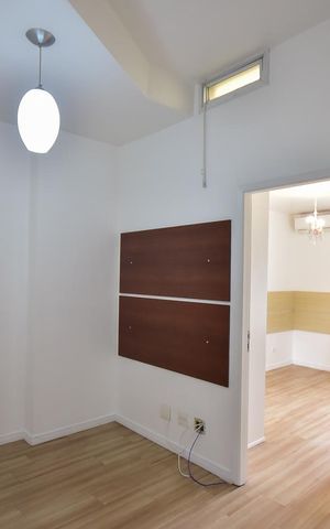 Casa de condomínio para alugar com 200m², 4 quartos e 2 vagasCorredor