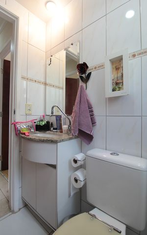 Casa de condomínio à venda com 79m², 2 quartos e 1 vagaBanheiro Social 1