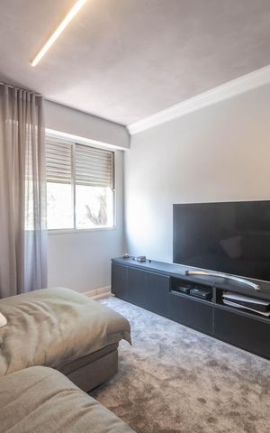 Apartamento à venda com 110m², 2 quartos e 1 vagaSala de TV