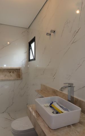 Casa à venda com 200m², 4 quartos e 4 vagasBanheiro da Suíte 2