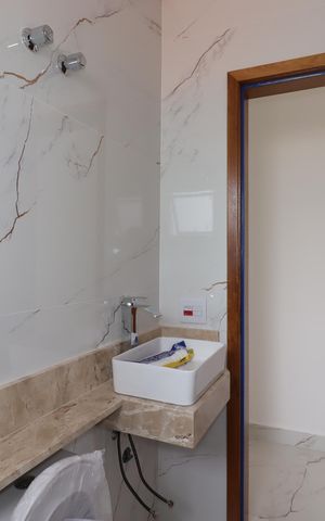 Casa à venda com 200m², 4 quartos e 4 vagasBanheiro da Suíte 1