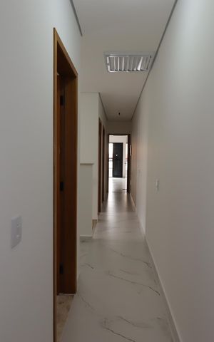 Casa à venda com 200m², 4 quartos e 4 vagasCorredor piso superior