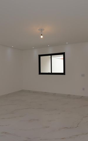 Casa à venda com 200m², 4 quartos e 4 vagasSala