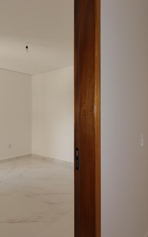 Casa à venda com 200m², 4 quartos e 4 vagasCorredor piso superior