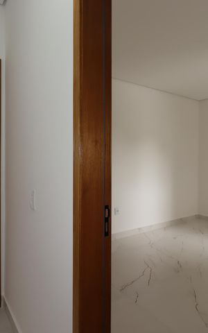 Casa à venda com 200m², 4 quartos e 4 vagasCorredor piso superior