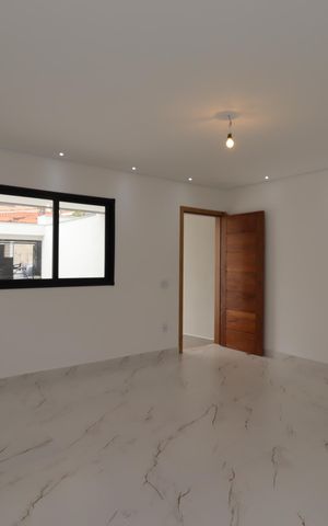 Casa à venda com 200m², 4 quartos e 4 vagasSala