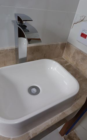 Casa à venda com 200m², 4 quartos e 4 vagasBanheiro Social - Pia