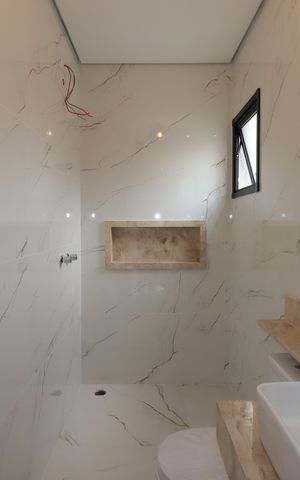 Casa à venda com 200m², 4 quartos e 4 vagasBanheiro da Suíte 2