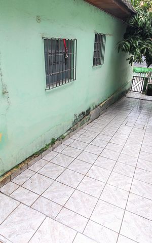 Casa à venda com 300m², 3 quartos e 3 vagas Casa à venda com 300m², 3 quartos e 3 vagasEntrada