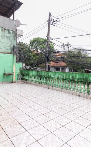 Casa à venda com 300m², 3 quartos e 3 vagas Casa à venda com 300m², 3 quartos e 3 vagasSacada