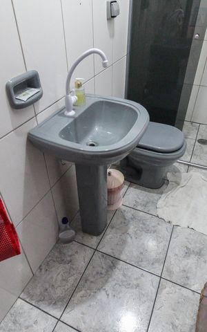 Casa à venda com 300m², 4 quartos e 3 vagasBanheiro Casa 1