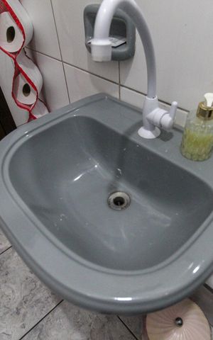 Casa à venda com 300m², 4 quartos e 3 vagasBanheiro Casa 1