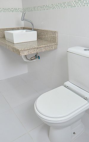 Casa à venda com 220m², 3 quartos e 2 vagasBanheiro Suíte 2