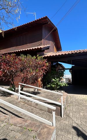 Casa para alugar com 210m², 7 quartos e 2 vagasFachada - casa 1