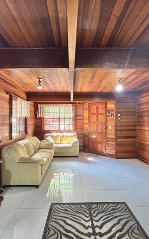 Casa para alugar com 210m², 7 quartos e 2 vagasSala