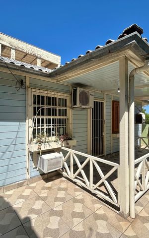 Casa para alugar com 210m², 7 quartos e 2 vagasFachada - Casa 2
