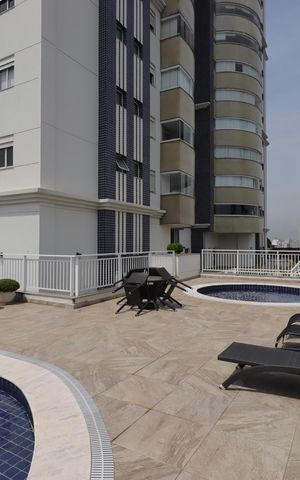 Apartamento à venda com 124m², 3 quartos e 3 vagasÁrea Comum - Piscina