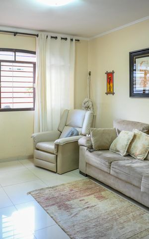Casa à venda com 125m², 2 quartos e 2 vagasSala