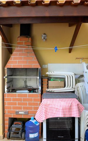Casa à venda com 125m², 2 quartos e 2 vagasChurrasqueira