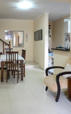 Casa à venda com 125m², 2 quartos e 2 vagasSala