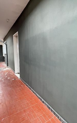 Casa à venda com 250m², 2 quartos e 4 vagas Casa à venda com 250m², 2 quartos e 4 vagasVaranda