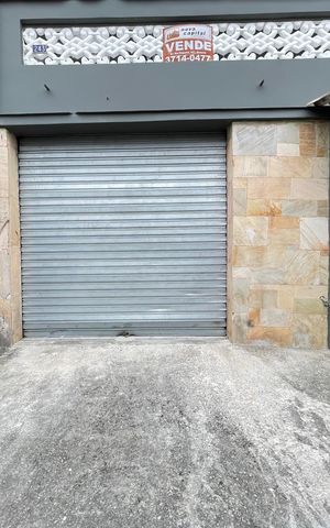 Casa à venda com 250m², 2 quartos e 4 vagas Casa à venda com 250m², 2 quartos e 4 vagasGaragem