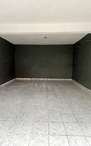 Casa à venda com 250m², 2 quartos e 4 vagas Casa à venda com 250m², 2 quartos e 4 vagasGaragem