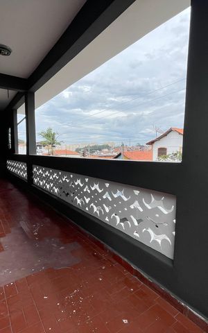 Casa à venda com 250m², 2 quartos e 4 vagas Casa à venda com 250m², 2 quartos e 4 vagasVaranda