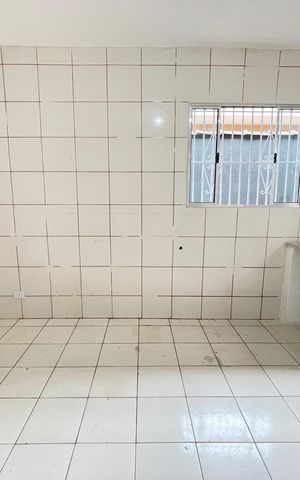 Casa à venda com 250m², 2 quartos e 4 vagas Casa à venda com 250m², 2 quartos e 4 vagasCozinha